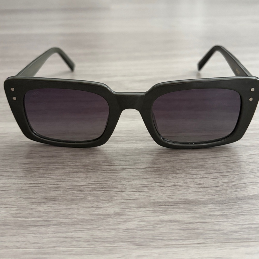 Wear Me Pro Bridget Boutique Green Square Sunglasses
